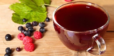 kompot-s-malinoi-i-smorodinoi